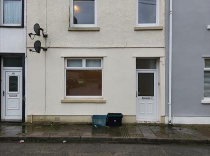 3 Bed Terraced House, Clare Street, CF47