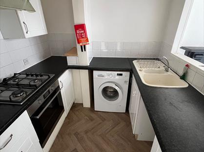 1 Bed Flat, Percy Terrace, PL4