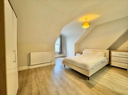 Room in a Shared House, Railway Street, ME4