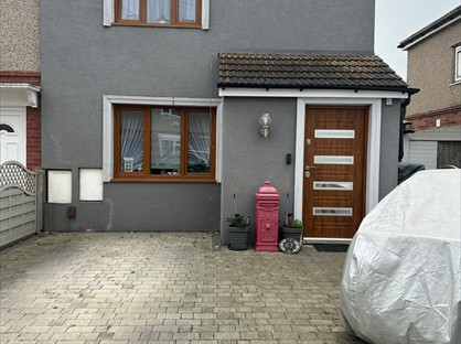 4 Bed Semi-Detached House, Granville Avenue, SL2