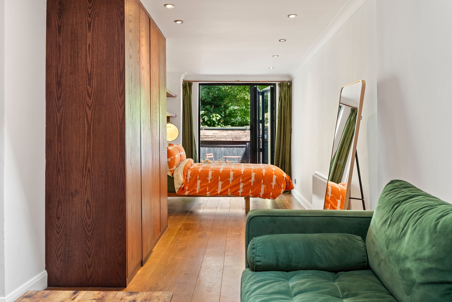 Studio Flat, Kingsland Road, E8 photo 5