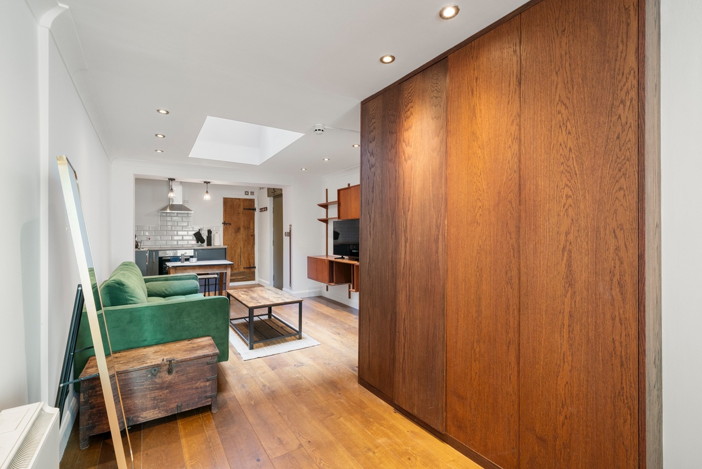 Studio Flat, Kingsland Road, E8 photo 2