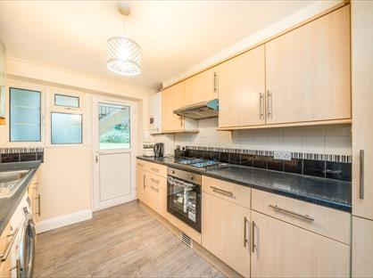 2 Bed Flat, Amblecote Road, SE12