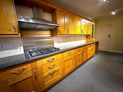 5 Bed Detached House, Craneswater Park, UB2