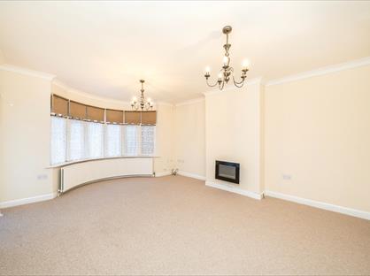 3 Bed Bungalow, East Rochester Way, DA15