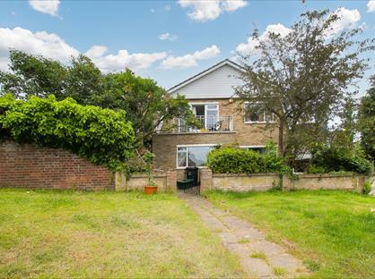 4 Bed Detached House, Hillbrow Road, BR1