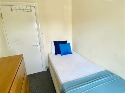 Room in a Shared House, Harrow Road, HA9