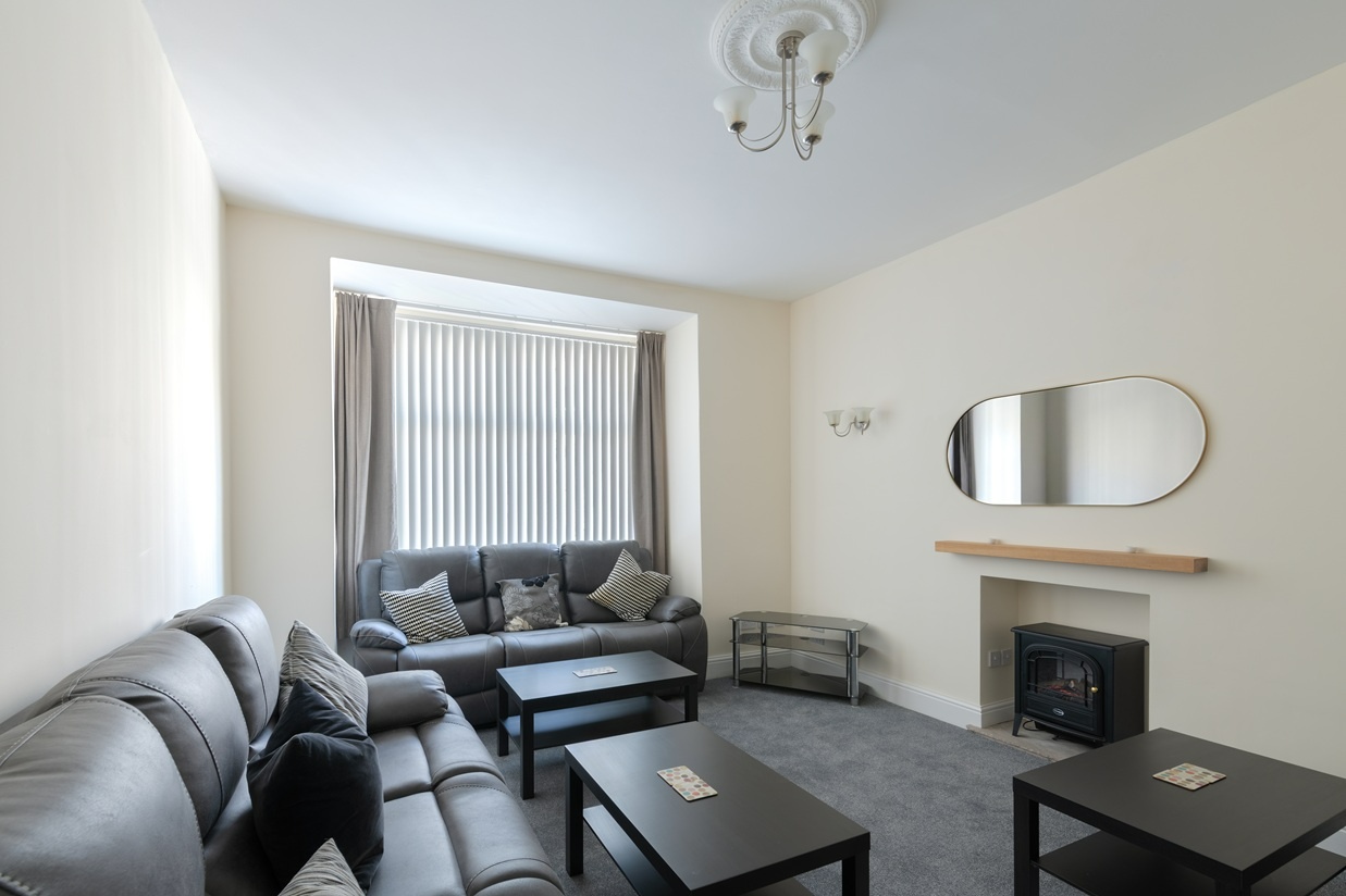 7 Bed Semi-Detached House, Argyle Avenue, M14