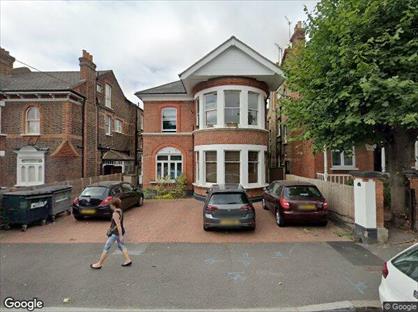 1 Bed Flat, Elm Grove, SW19