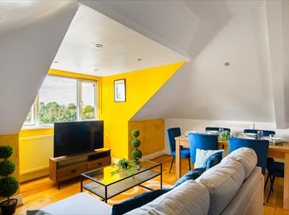 2 Bed Flat, Gunnersbury Avenue, W5