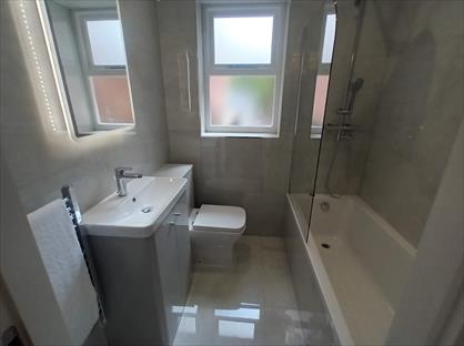 2 Bed Flat, Davenport Park Road, SK2