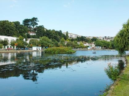 1 Bed Flat, Lakeview Court, TR7