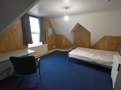 5 Bed Terraced House, Christchurch Road, RG2