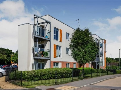 1 Bed Flat, John Hunt Drive, RG24