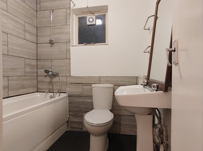 Bedsit, Limerick House, GU22