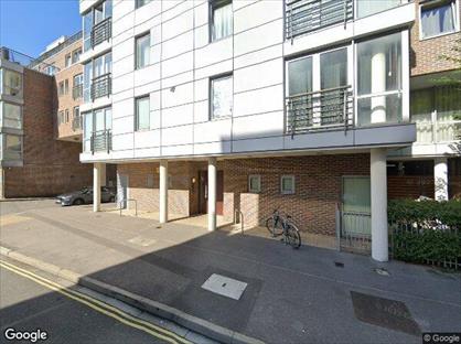 2 Bed Flat, Cross Street, PO1