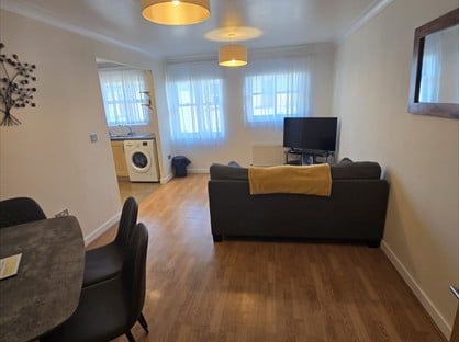 2 Bed Flat, Chapal Street, CV31