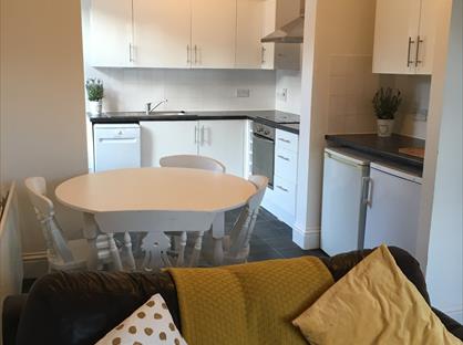 2 Bed Flat, Cowlishaw Road, S11