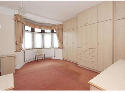 Room in a Shared House, Campbell Avenue, IG6