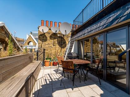 3 Bed Penthouse, Airlie Gardens, W8