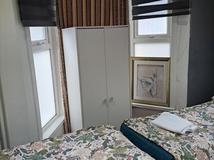 Room in a Shared House, Frant Road, CR7