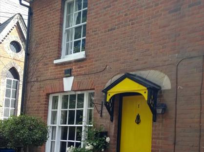 2 Bed End Terrace, Lake View, RG27