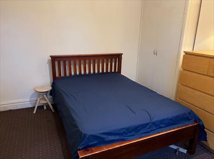 Studio Flat, Harehills Avenue, LS8