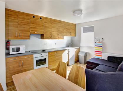 4 Bed Flat, Sparkford Close, SO22