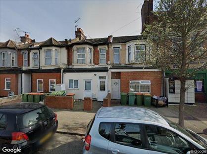 1 Bed Flat, Dersingham Avenue, E12