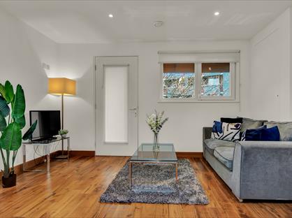 1 Bed Flat, Stephen Court, E2