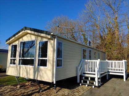 3 Bed Mobile Home, Cranleigh, GU6