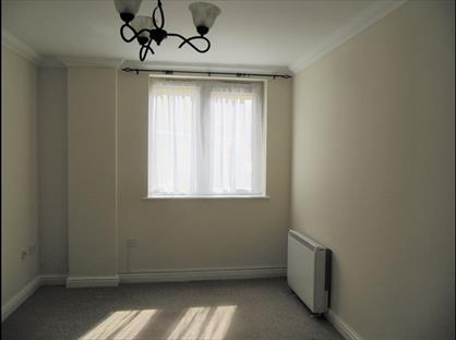 1 Bed Flat, Cornwall House, PL25