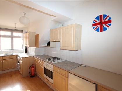 Studio Flat, Broadway, W13