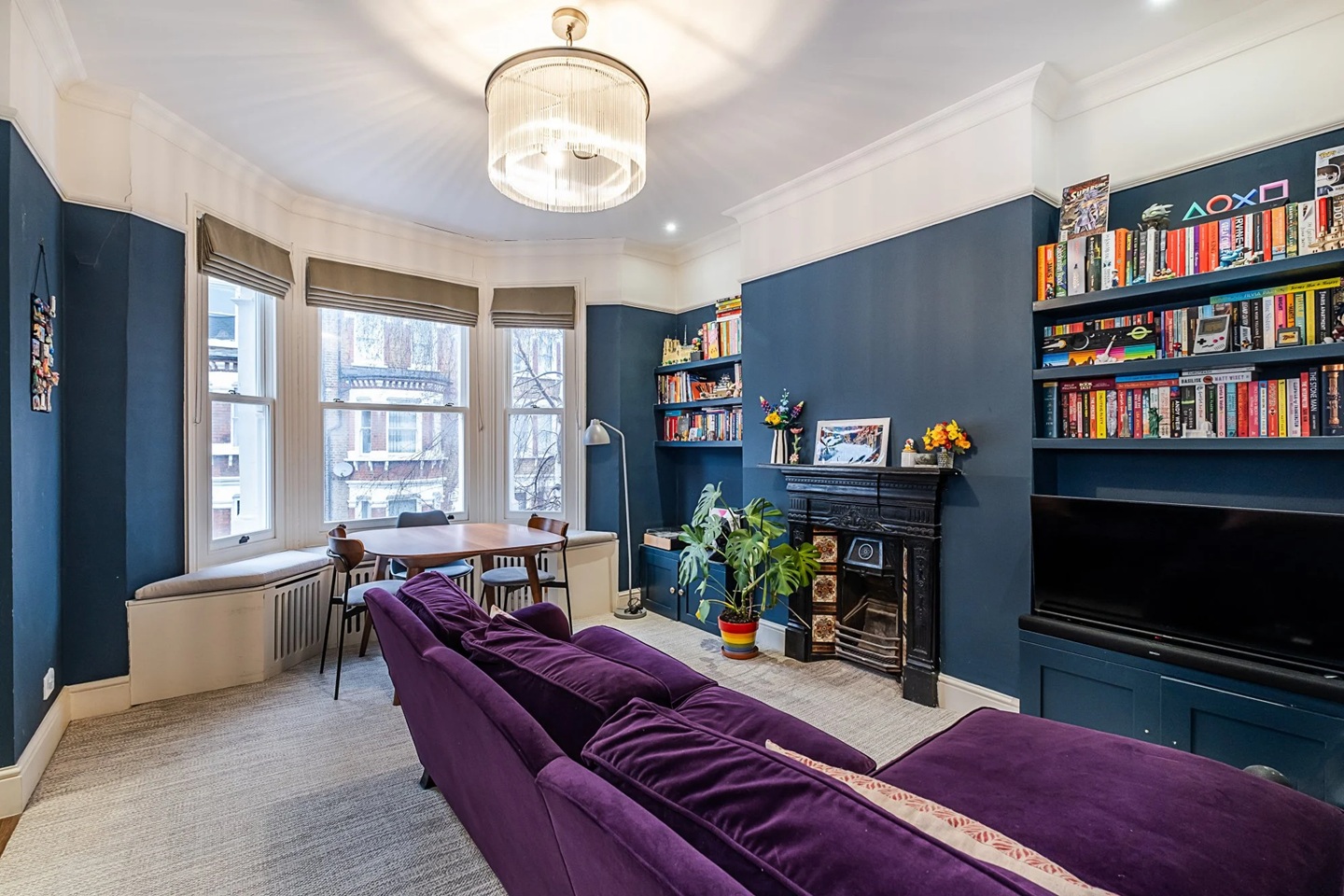 2 Bed Flat, Kenwyn Road, SW4, N1 7GU