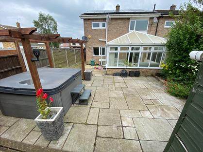 3 Bed Semi-Detached House, Bourne Avenue, SS15