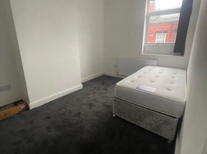 Room in a Shared House, Sandhurst Grove, LS8