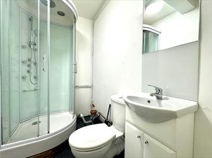Bedsit, Kember Street, N1