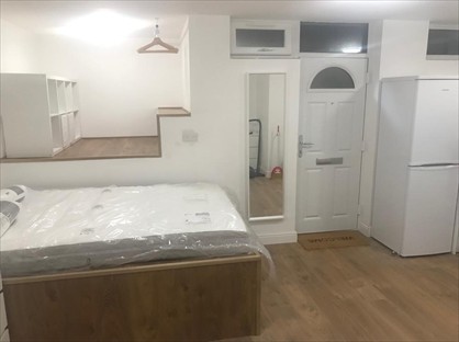 Studio Flat, Green Lanes, N13