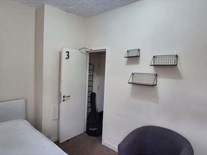 3 Bed Terraced House, Mackenzie Road, M7