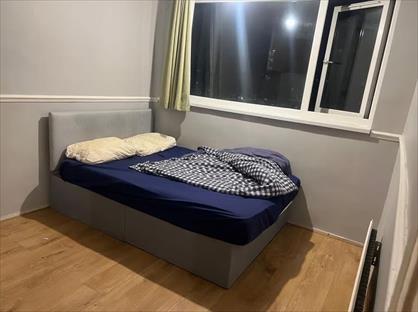 Room in a Shared House, Montfort House, E14