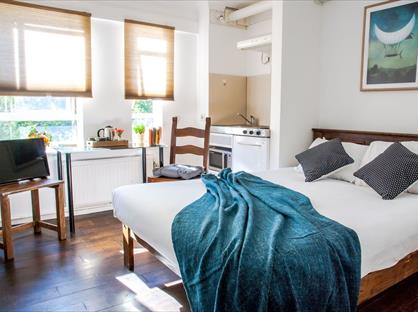 Studio Flat, Mapesbury Lodge, NW2
