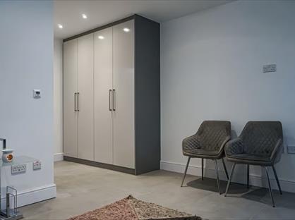 1 Bed Flat, Gardiner House, SW11