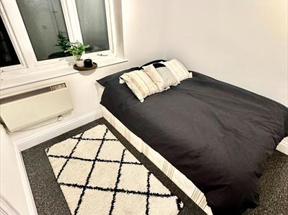 Room in a Shared Flat, Village Way, HA5