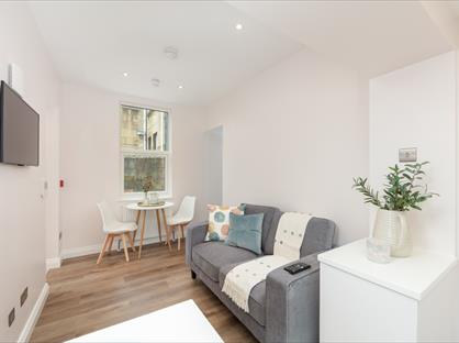 2 Bed Flat, Lower Oldfield Park, BA2