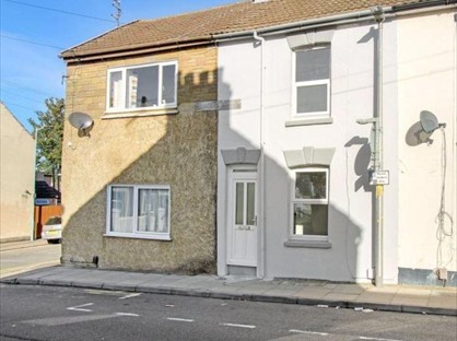 3 Bed Terraced House, Saunders Street, ME7