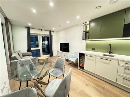 Studio Flat, Lockgate Road, SW6