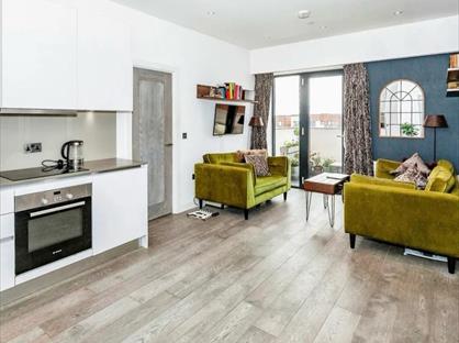 2 Bed Flat, Bath Road, SL1
