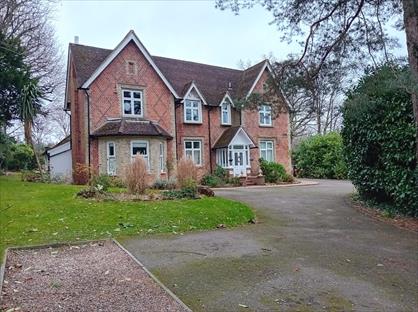 1 bed flat/apartment for rent in 1 Bed Flat, Langley House, GU21