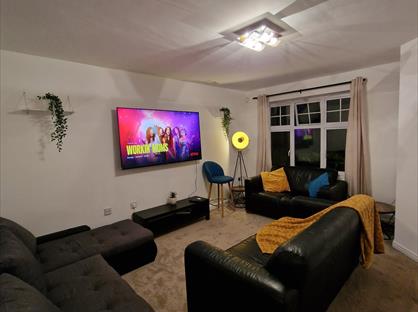 3 Bed Detached House, Croasdale Avenue, M14
