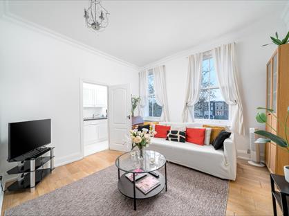 2 Bed Flat, Warwick Road, SW5